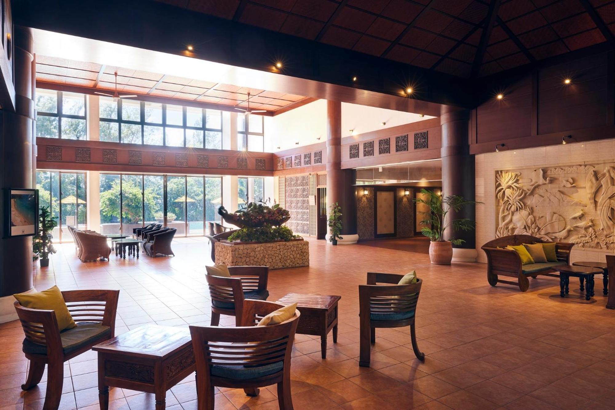 Iriomote Hotel By Hoshino Resorts Urauchi Exterior photo